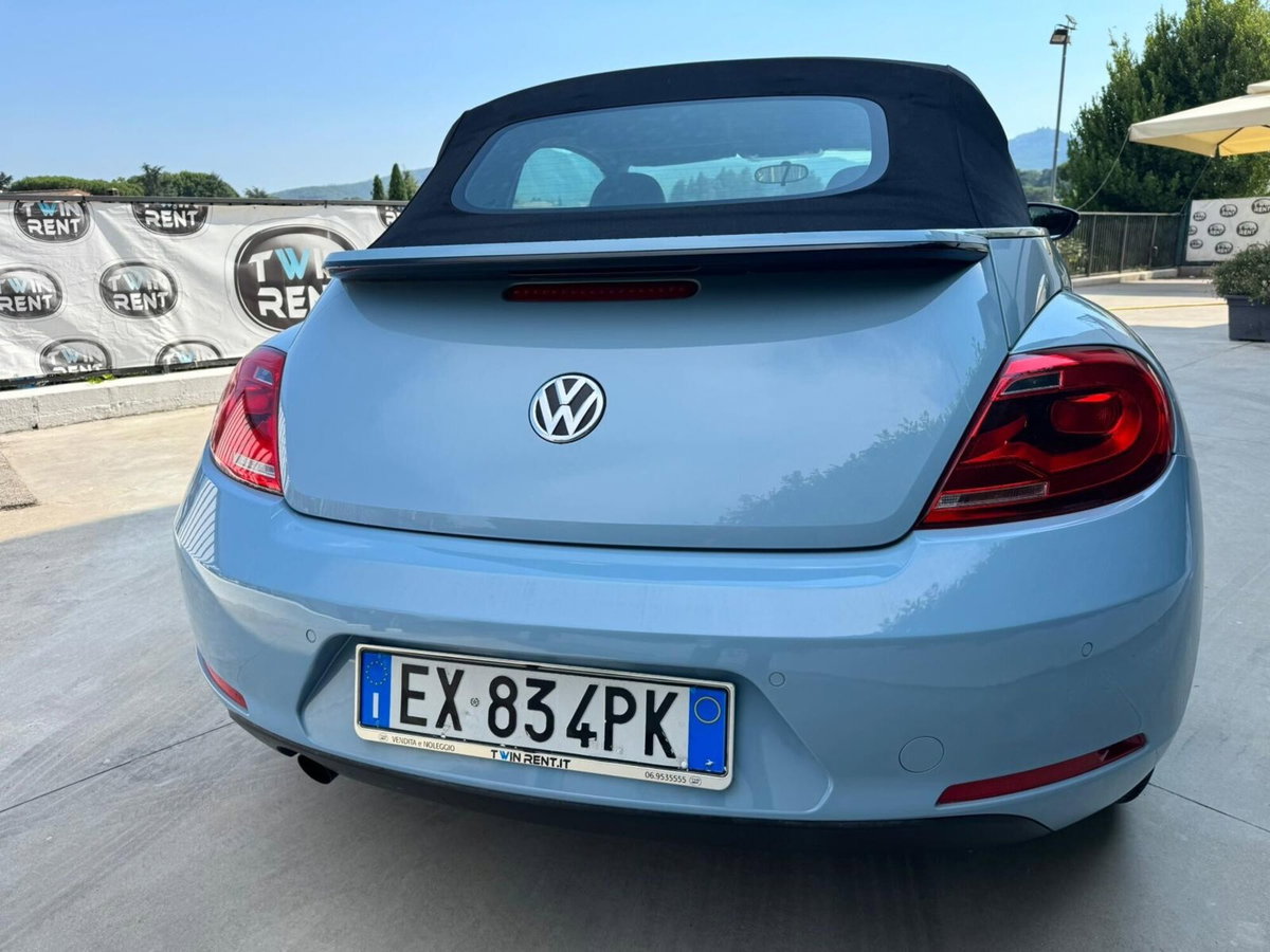 Volkswagen Maggiolino Cabrio 1.6 TDI Design (11)