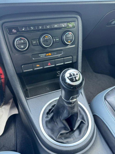 Volkswagen Maggiolino Cabrio 1.6 TDI Design (16)