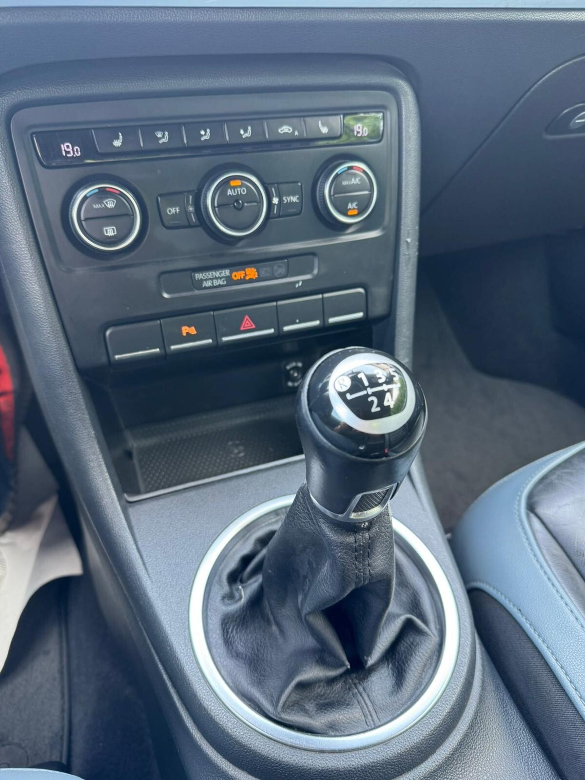 Volkswagen Maggiolino Cabrio 1.6 TDI Design (17)