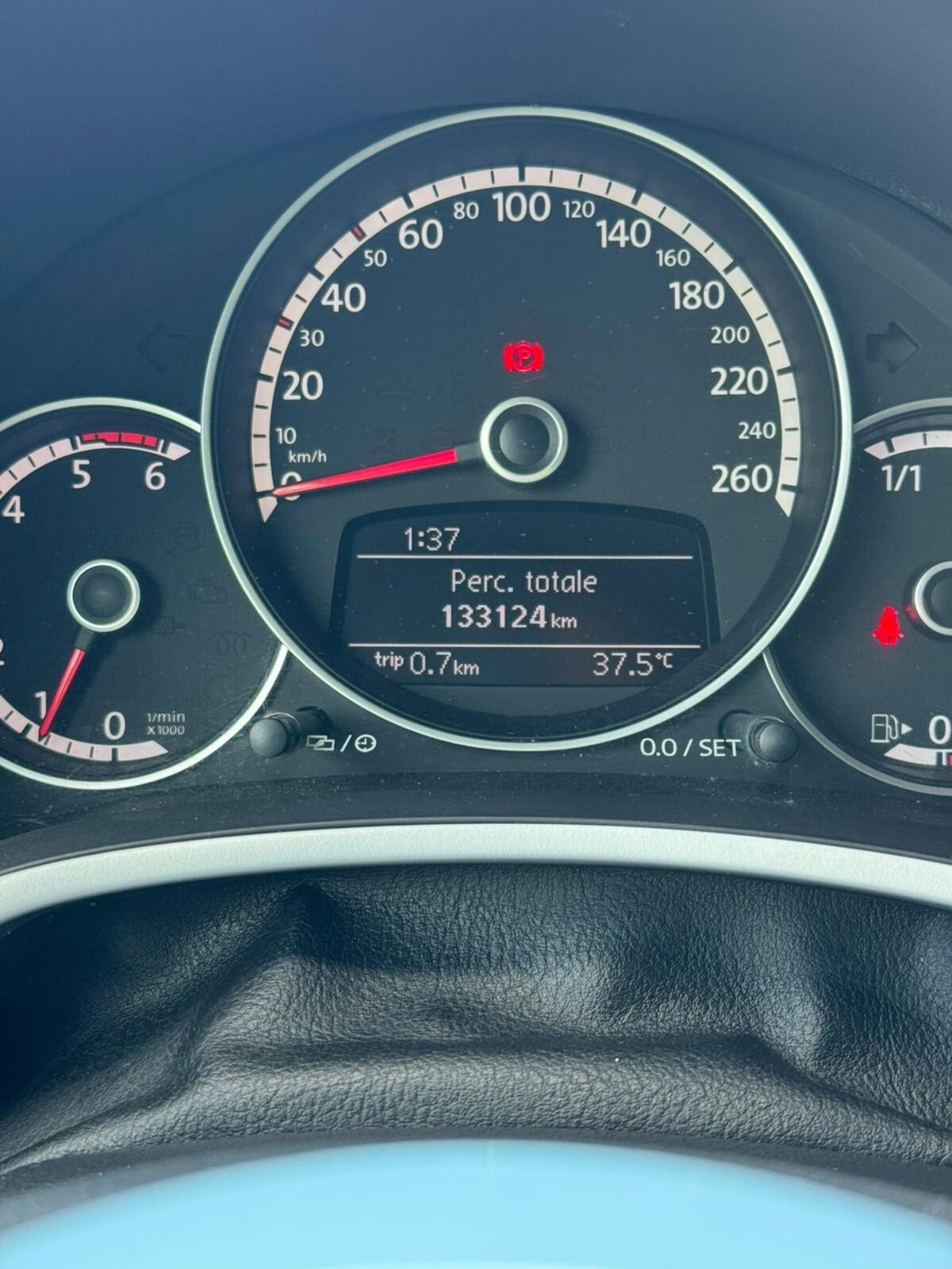 Volkswagen Maggiolino Cabrio 1.6 TDI Design (19)