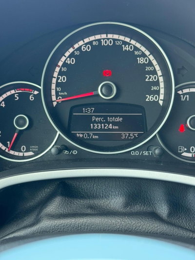 Volkswagen Maggiolino Cabrio 1.6 TDI Design (19)