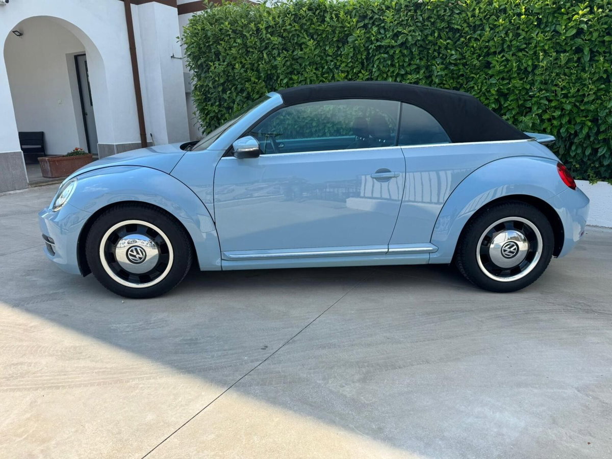 Volkswagen Maggiolino Cabrio 1.6 TDI Design (5)