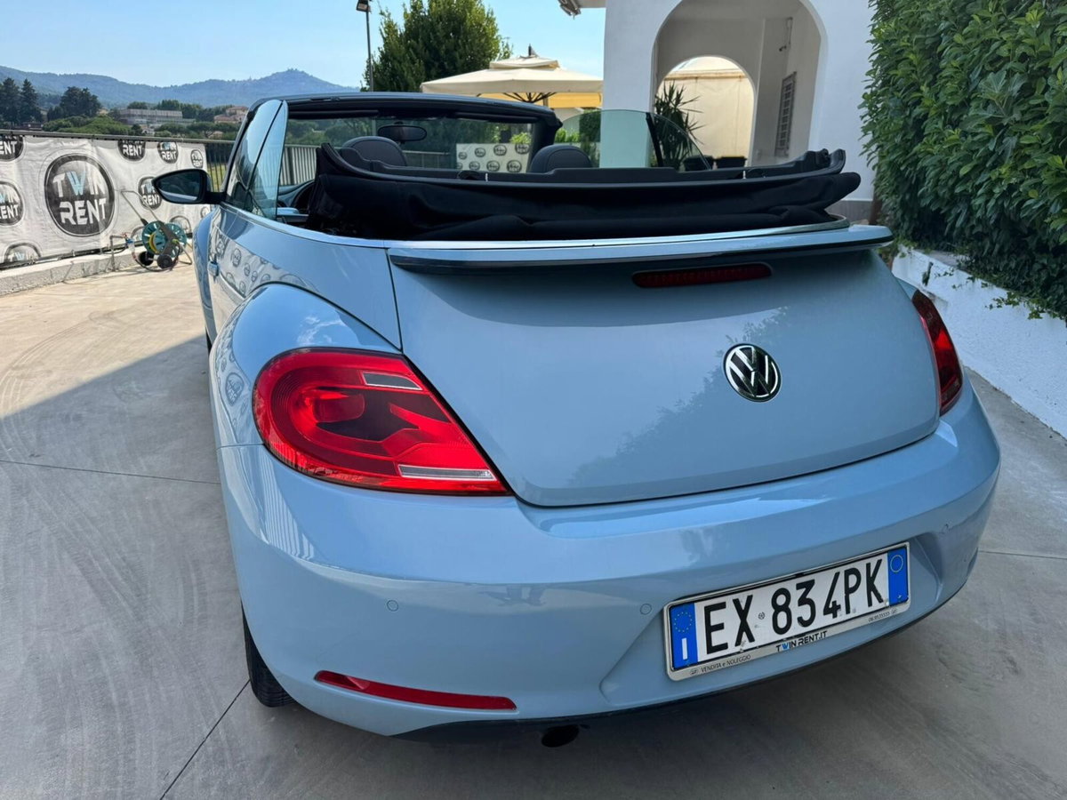 Volkswagen Maggiolino Cabrio 1.6 TDI Design (6)
