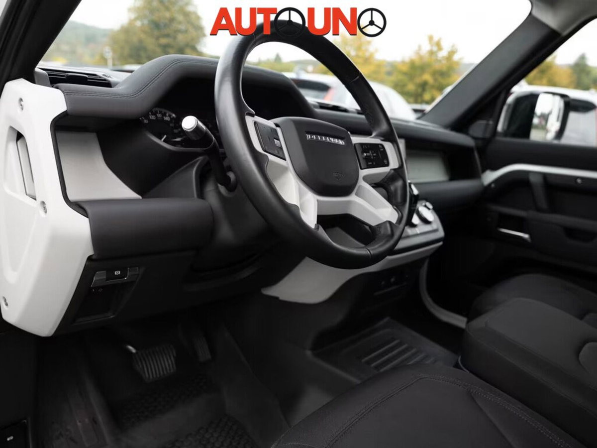 Land Rover Defender 110 2.0 SD4 AWD Auto S (4)
