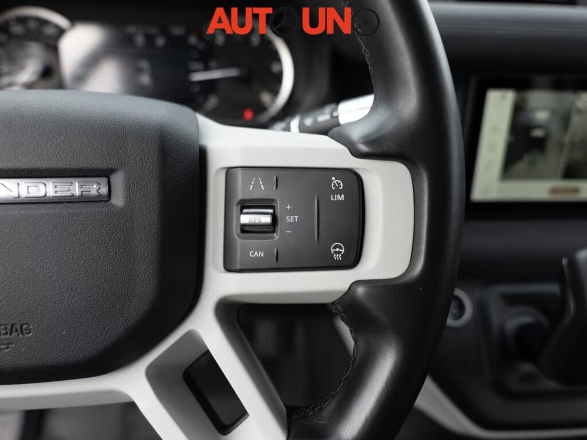 Land Rover Defender 110 2.0 SD4 AWD Auto S (8)