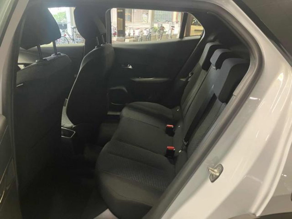 Peugeot 2008 1.2 puretech Style s&s 100cv (8)