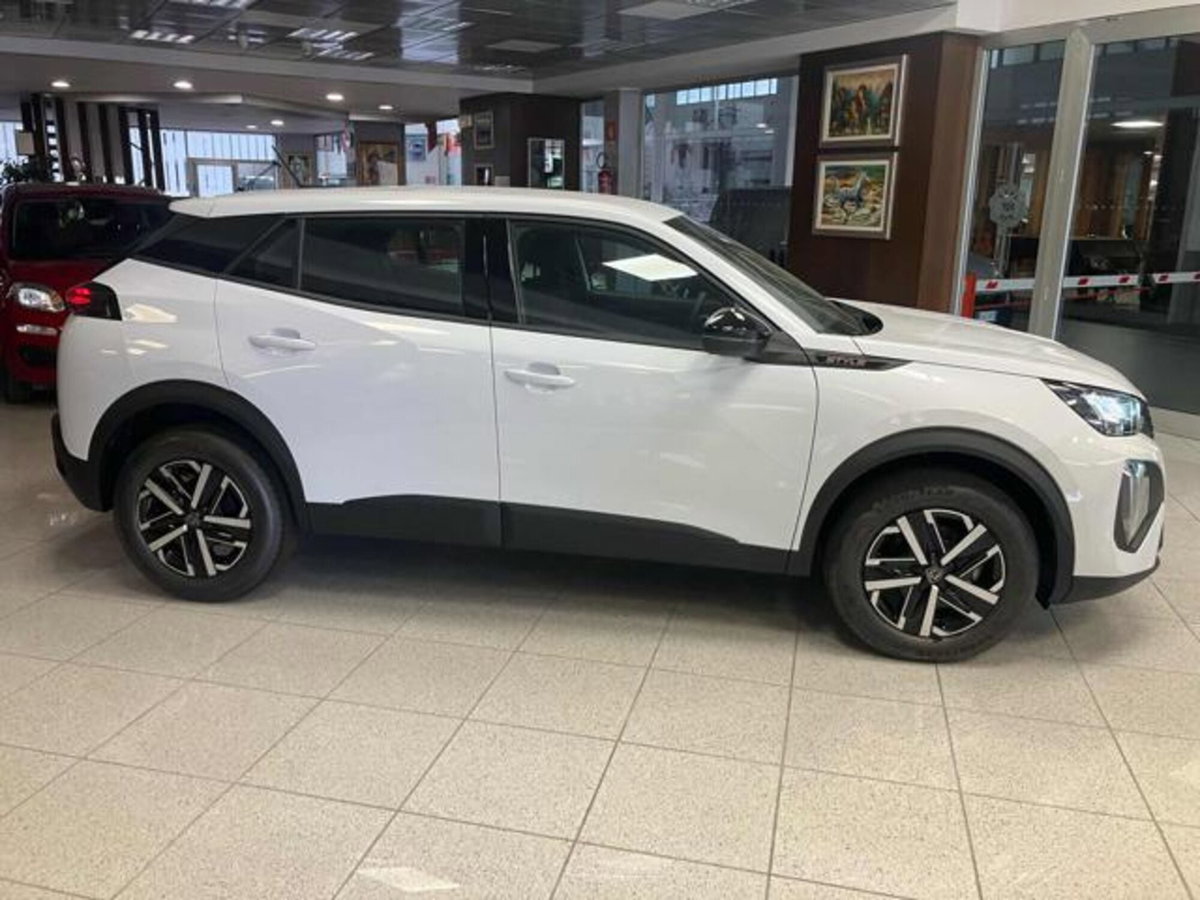 Peugeot 2008 1.2 puretech Style s&s 100cv (2)