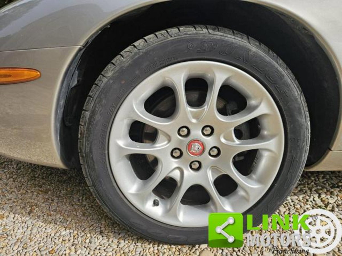 Jaguar XKR 4.0 Convertibile (4)