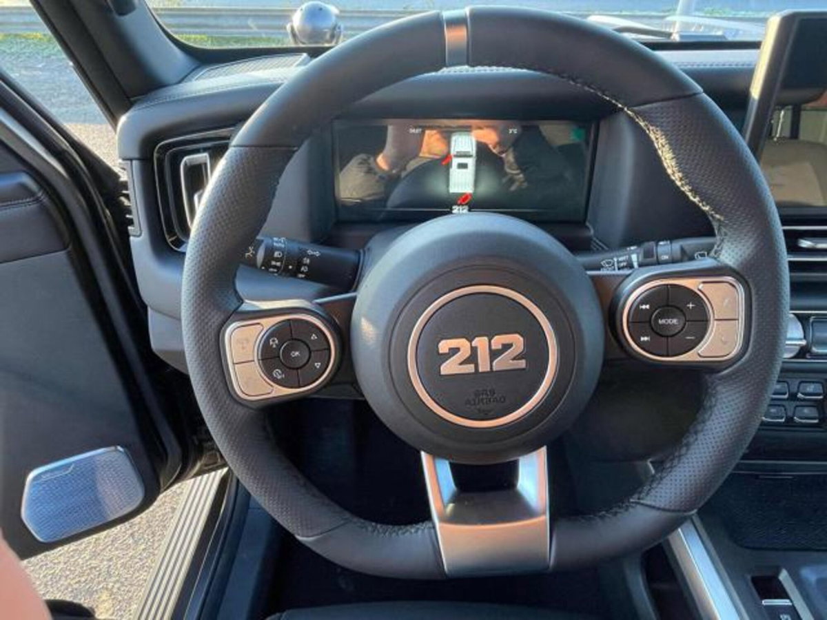 Emc 212 212 2.0 tgdi Officer 4wd 8at (14)
