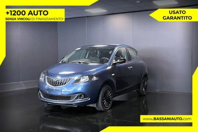 Lancia Ypsilon 1.0 FireFly 5 porte S&S Hybrid Ecochic Silver usata