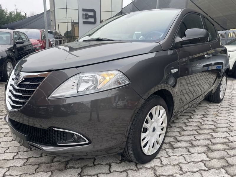Lancia Ypsilon 1.2 69 CV 5 porte Gold