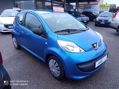 Peugeot 107 68CV 3p. Desir usata