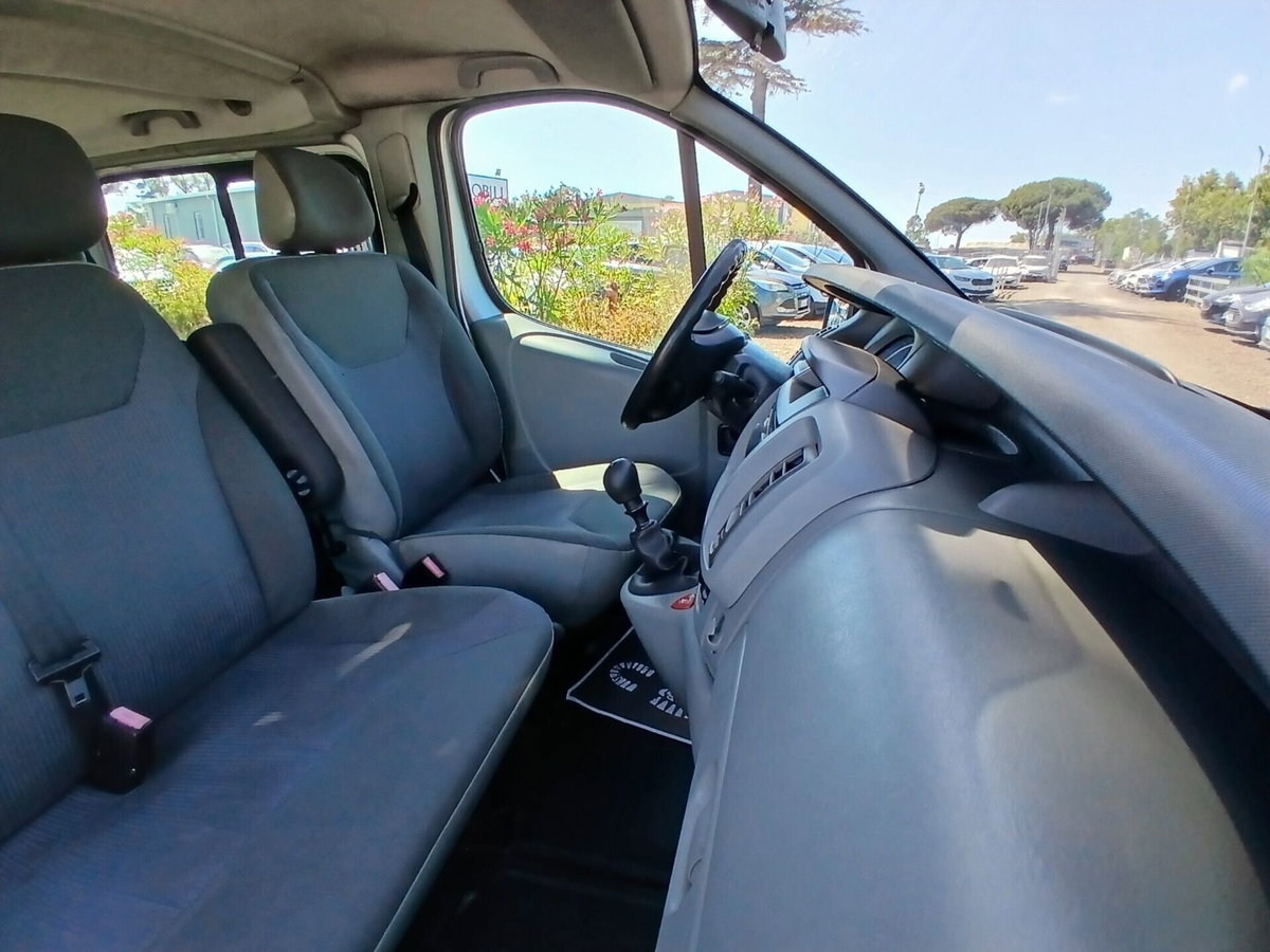 Opel Vivaro Furgone 29 2.5 CDTI PL-TN Combi Semivetrato Fap M1 (14)