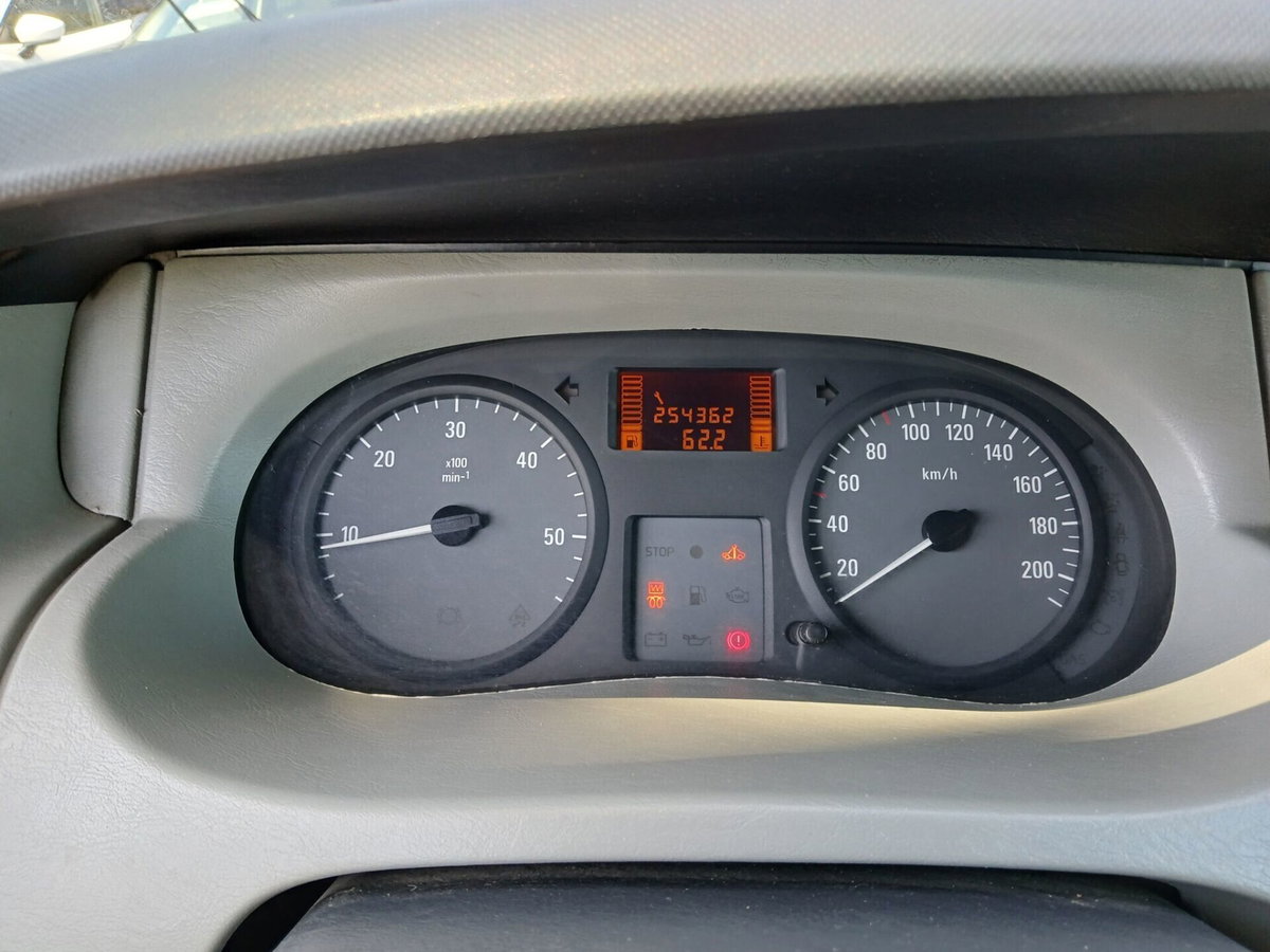 Opel Vivaro Furgone 29 2.5 CDTI PL-TN Combi Semivetrato Fap M1 (18)