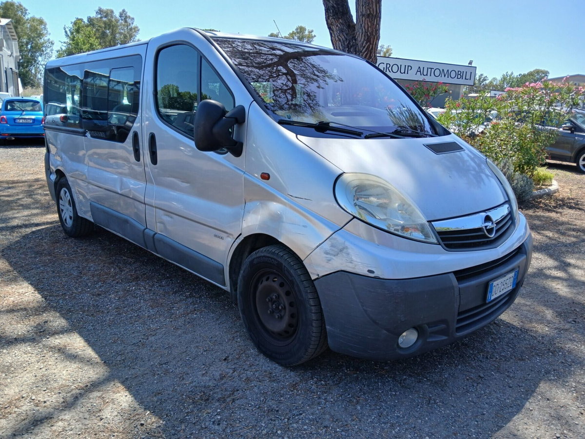 Opel Vivaro Furgone 29 2.5 CDTI PL-TN Combi Semivetrato Fap M1 (3)
