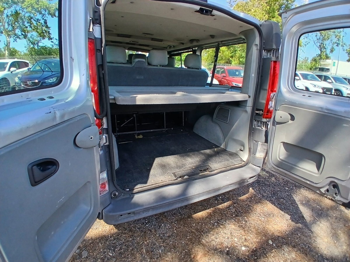 Opel Vivaro Furgone 29 2.5 CDTI PL-TN Combi Semivetrato Fap M1 (6)