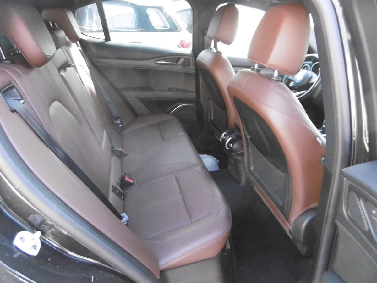 Alfa Romeo Stelvio Stelvio 2.2 Turbodiesel 210 CV AT8 Q4 Ti (16)