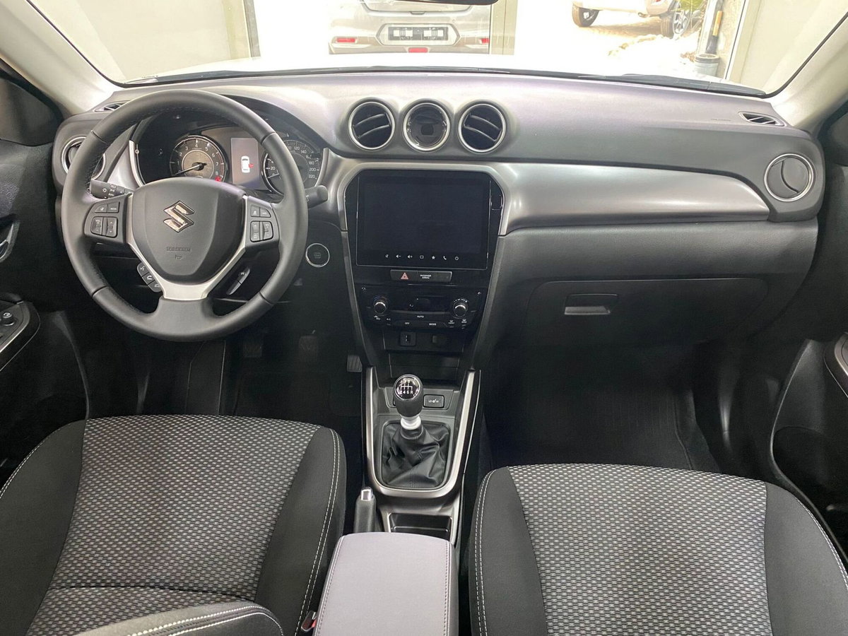 Suzuki Vitara 1.4 Hybrid Starview (15)