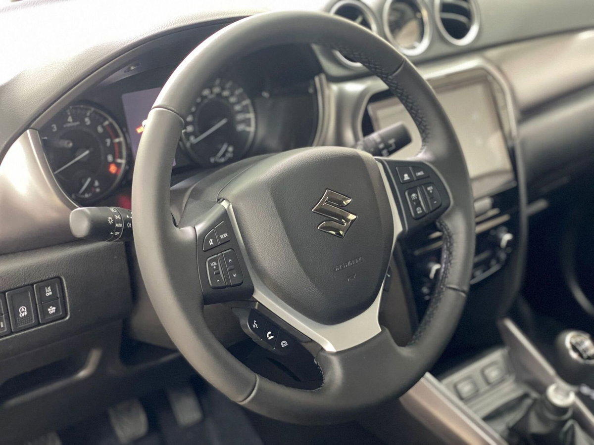 Suzuki Vitara 1.4 Hybrid Starview (16)