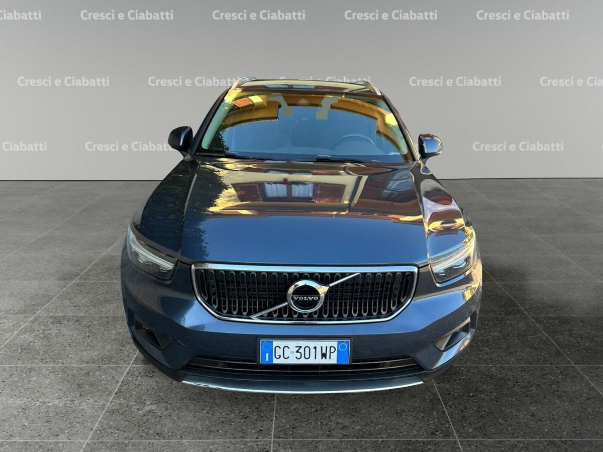Volvo XC40 D3 AWD Geartronic Momentum Pro (3)