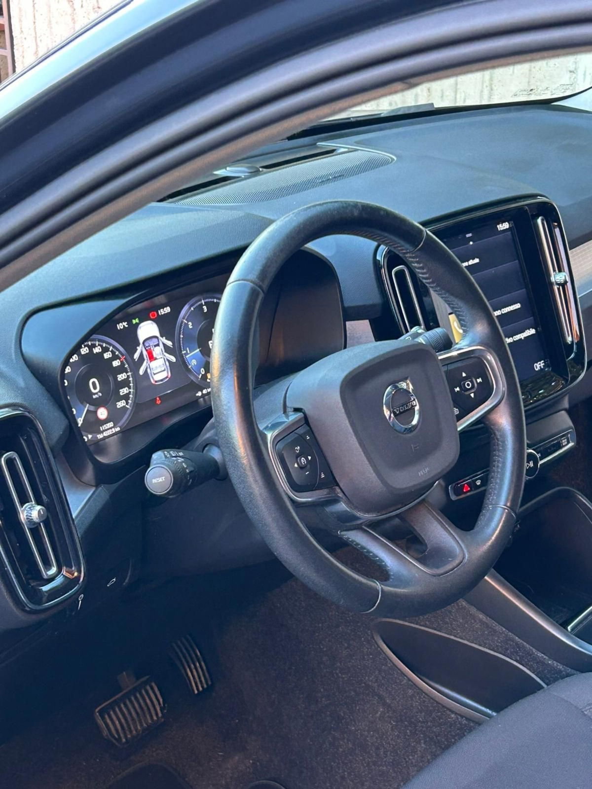 Volvo XC40 D3 AWD Geartronic Momentum Pro (5)