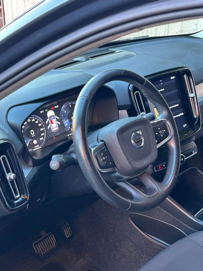 Volvo XC40 D3 AWD Geartronic Momentum Pro (5)