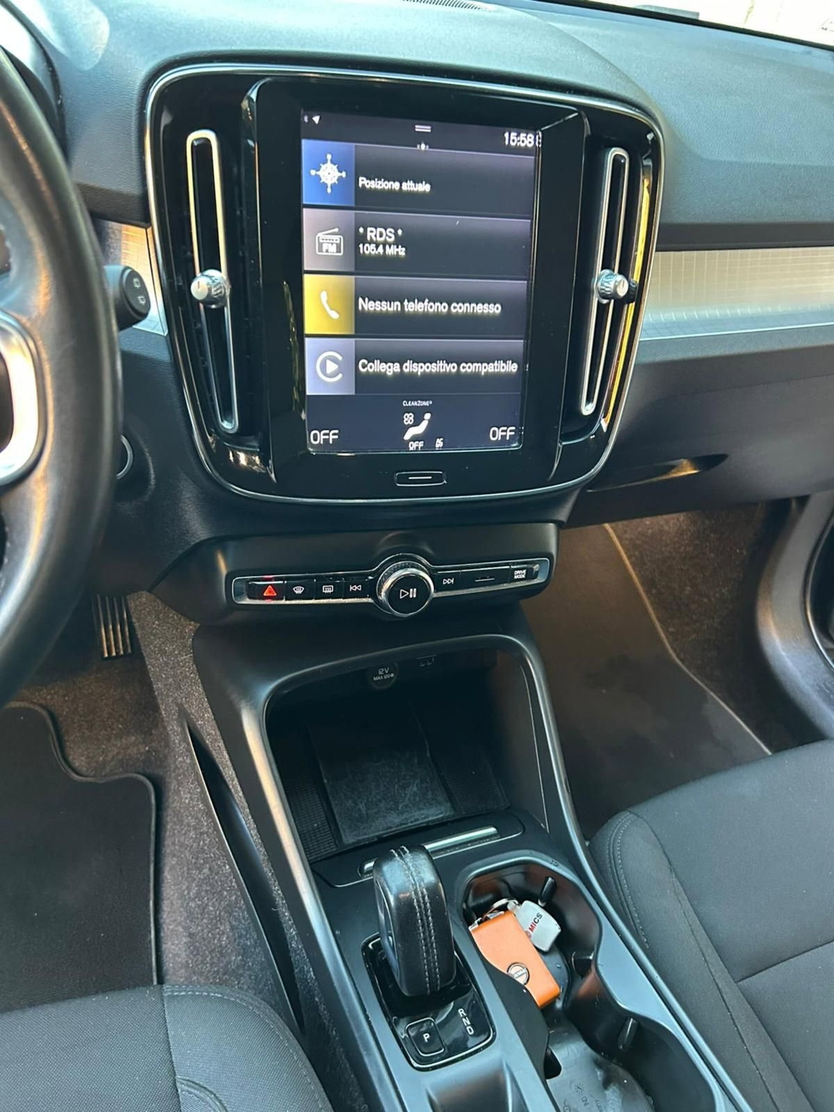 Volvo XC40 D3 AWD Geartronic Momentum Pro (7)