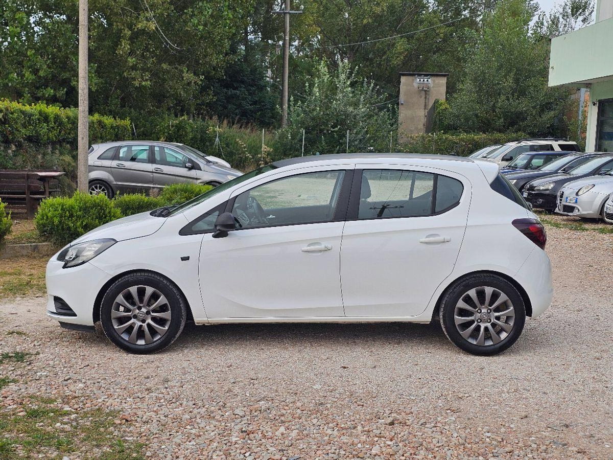 Opel Corsa 1.2 5 porte Innovation (6)