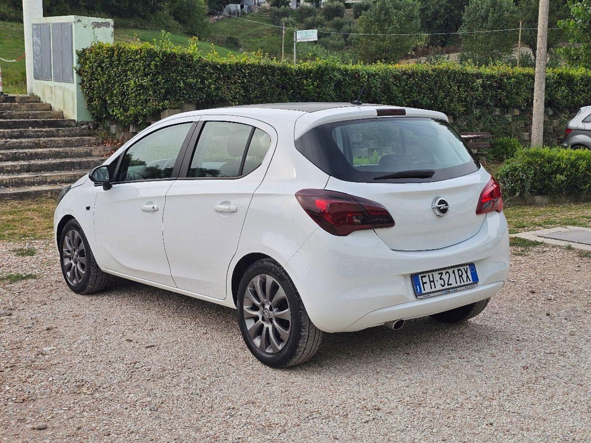 Opel Corsa 1.2 5 porte Innovation (7)