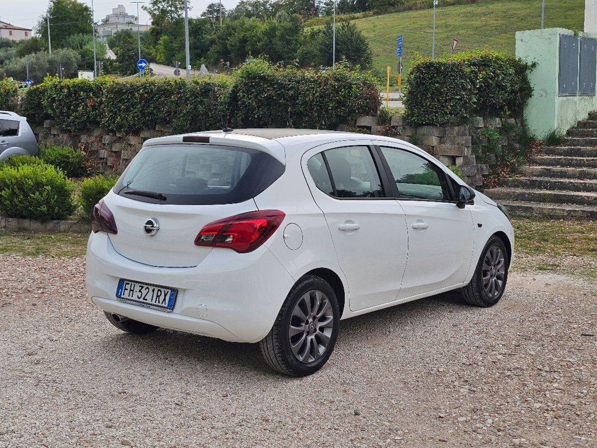 Opel Corsa 1.2 5 porte Innovation (9)