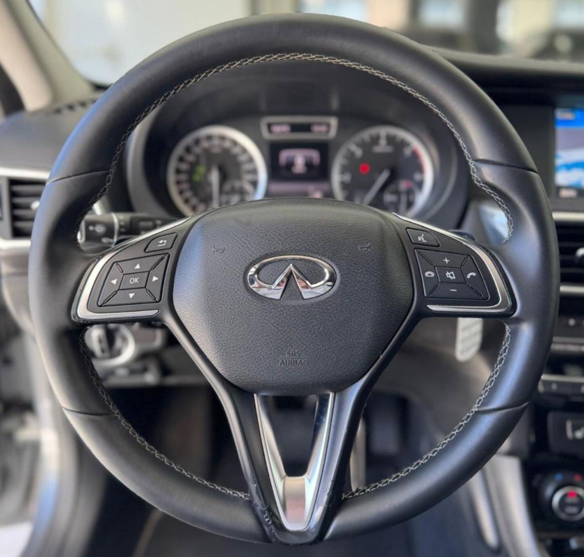 Infiniti Q30 2.2 diesel DCT AWD Premium Tech (12)