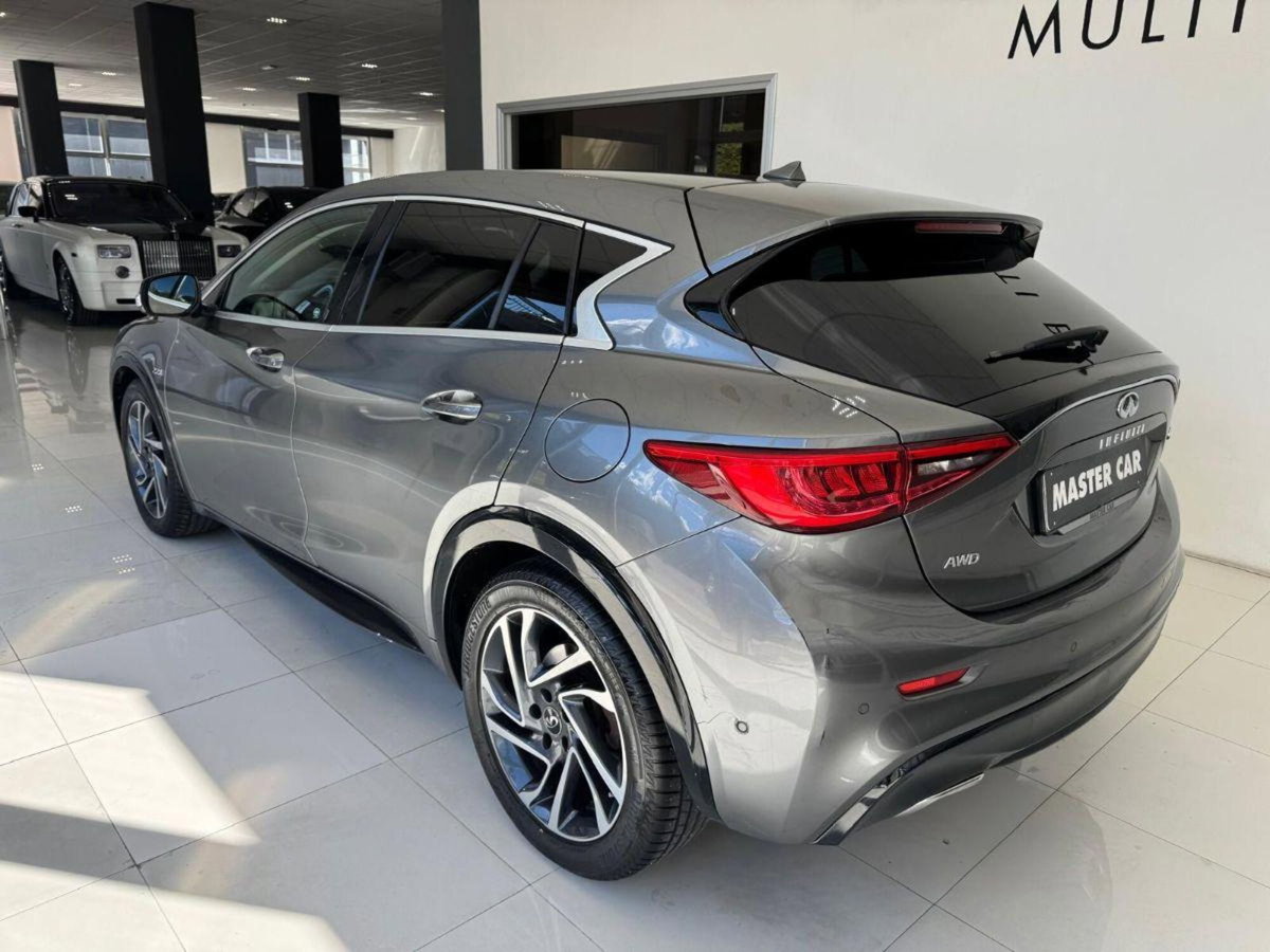 Infiniti Q30 2.2 diesel DCT AWD Premium Tech (2)