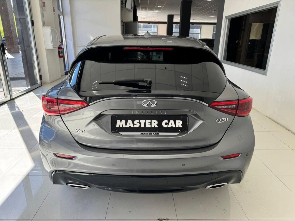 Infiniti Q30 2.2 diesel DCT AWD Premium Tech (6)