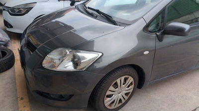 Toyota Auris 1.4 5 porte usata