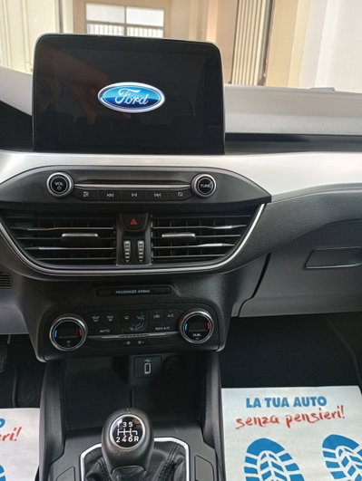 Ford Focus Station Wagon 1.0 EcoBoost 125 CV SW Business (8)