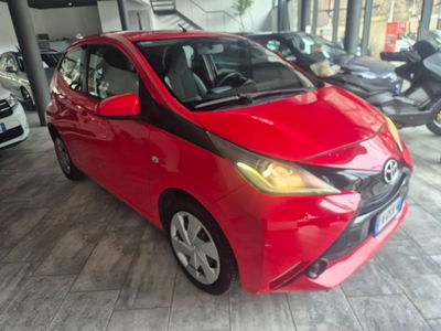 Toyota Aygo 1.0 VVT-i 69 CV 5 porte x-play usata