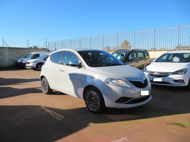 Lancia Ypsilon 1.2 69 CV 5 porte Mya