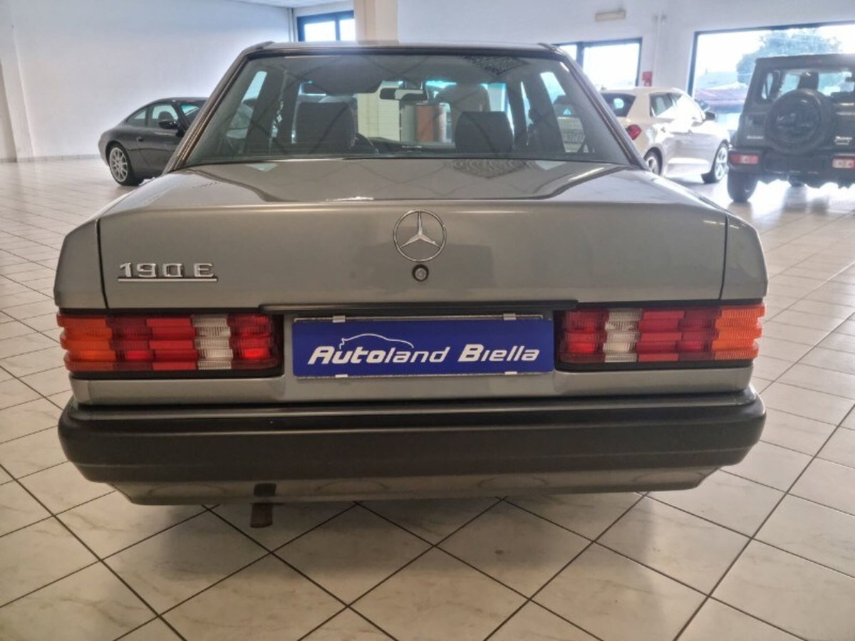 Mercedes-Benz 190 2.0 E cat (6)
