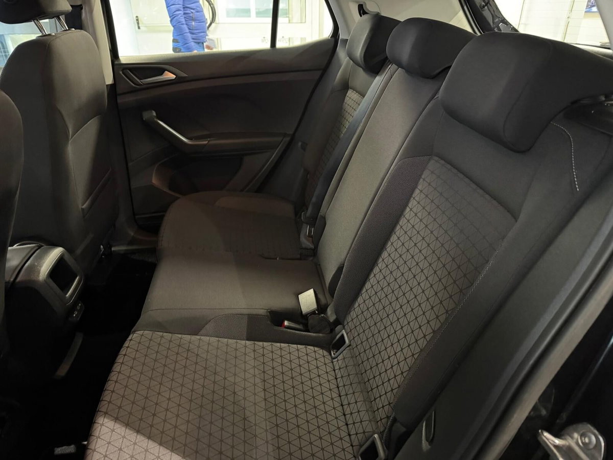 Volkswagen T-Cross 1.0 TSI Style BMT (10)