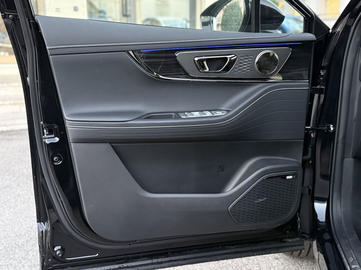 Omoda Omoda 5 SHS-H 1.5 tgdi hev Pure auto (12)