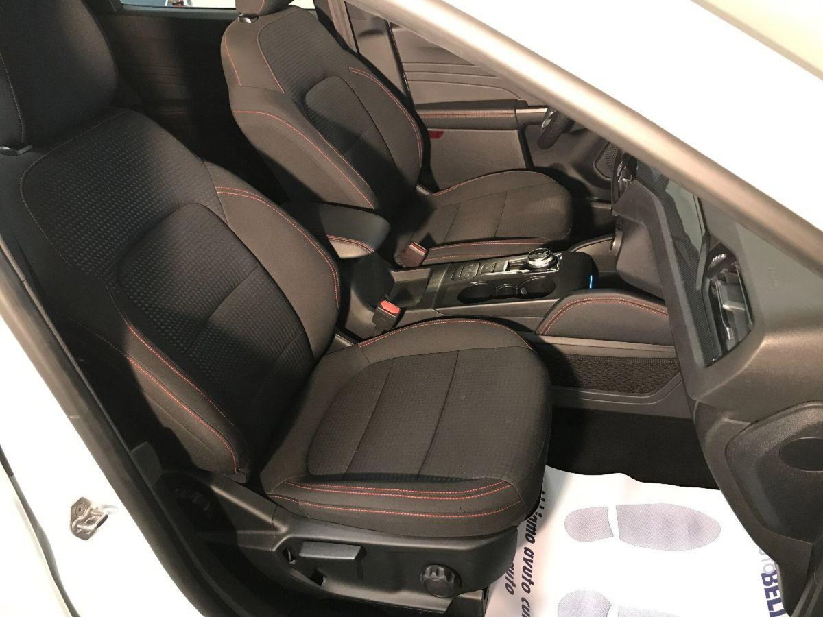 Ford Kuga 1.5 TDCI 120 CV S&S 2WD ST-Line (19)
