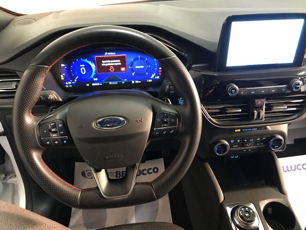 Ford Kuga 1.5 TDCI 120 CV S&S 2WD ST-Line (7)