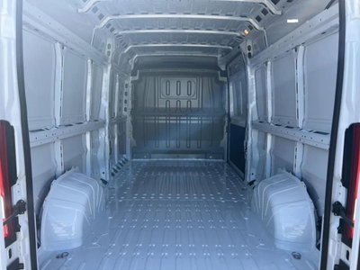 Peugeot Boxer Furgone 333 2.2 BlueHDi 140 S&S PLM-TM Furgone Premium (5)