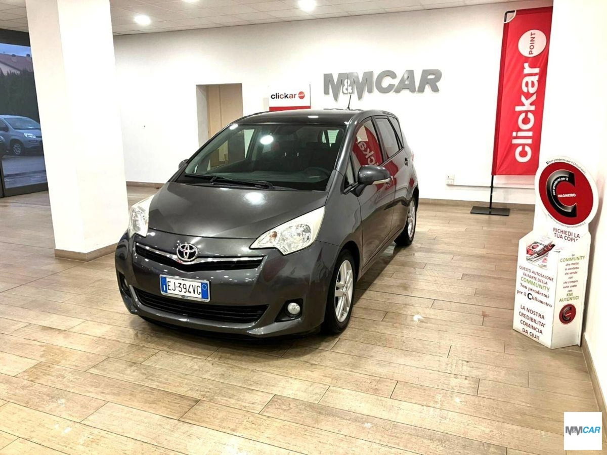 Toyota Verso 1.6 D-4D Active (2)