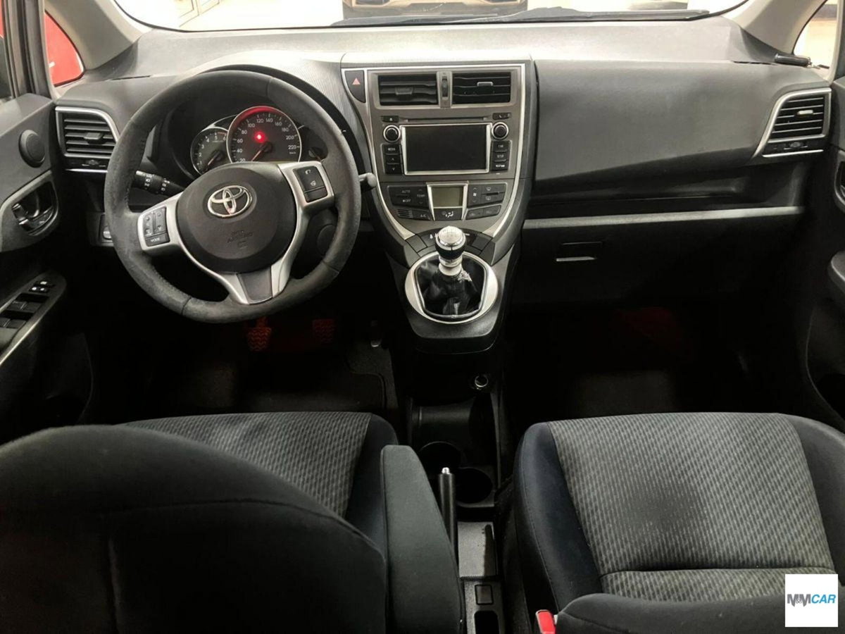 Toyota Verso 1.6 D-4D Active (7)