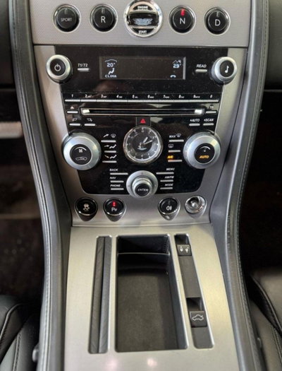 Aston Martin V8 Vantage Coupé V8 Vantage S Coupé (13)