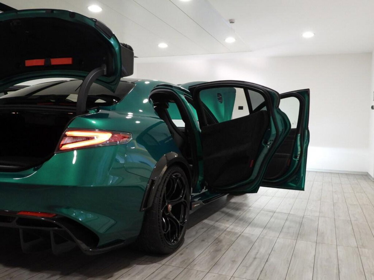 Alfa Romeo Giulia 2.9 T V6 AT8 Quadrifoglio (10)