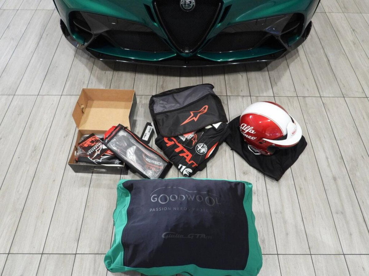 Alfa Romeo Giulia 2.9 T V6 AT8 Quadrifoglio (11)