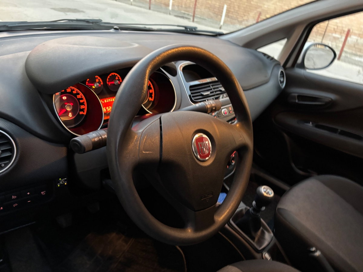 Fiat Punto 1.2 8V 5 porte Street (13)