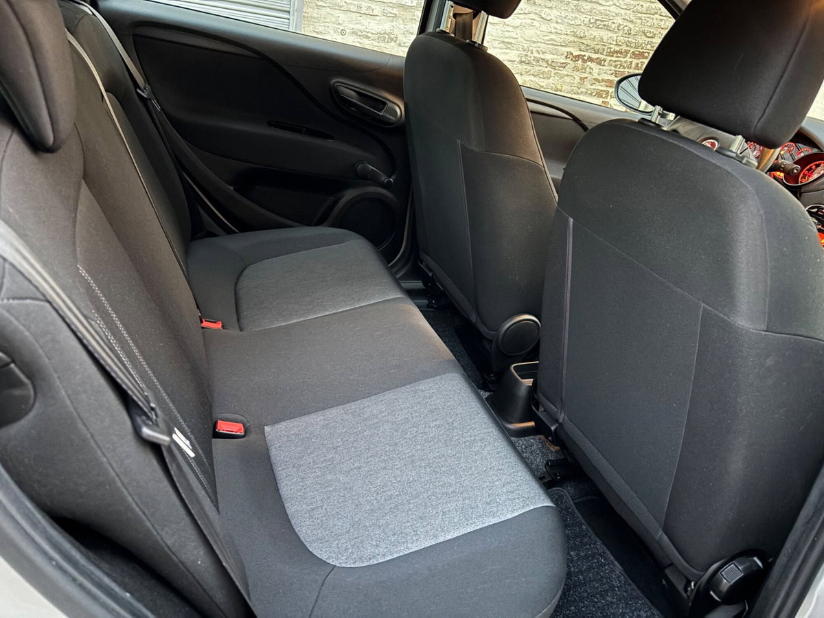 Fiat Punto 1.2 8V 5 porte Street (16)
